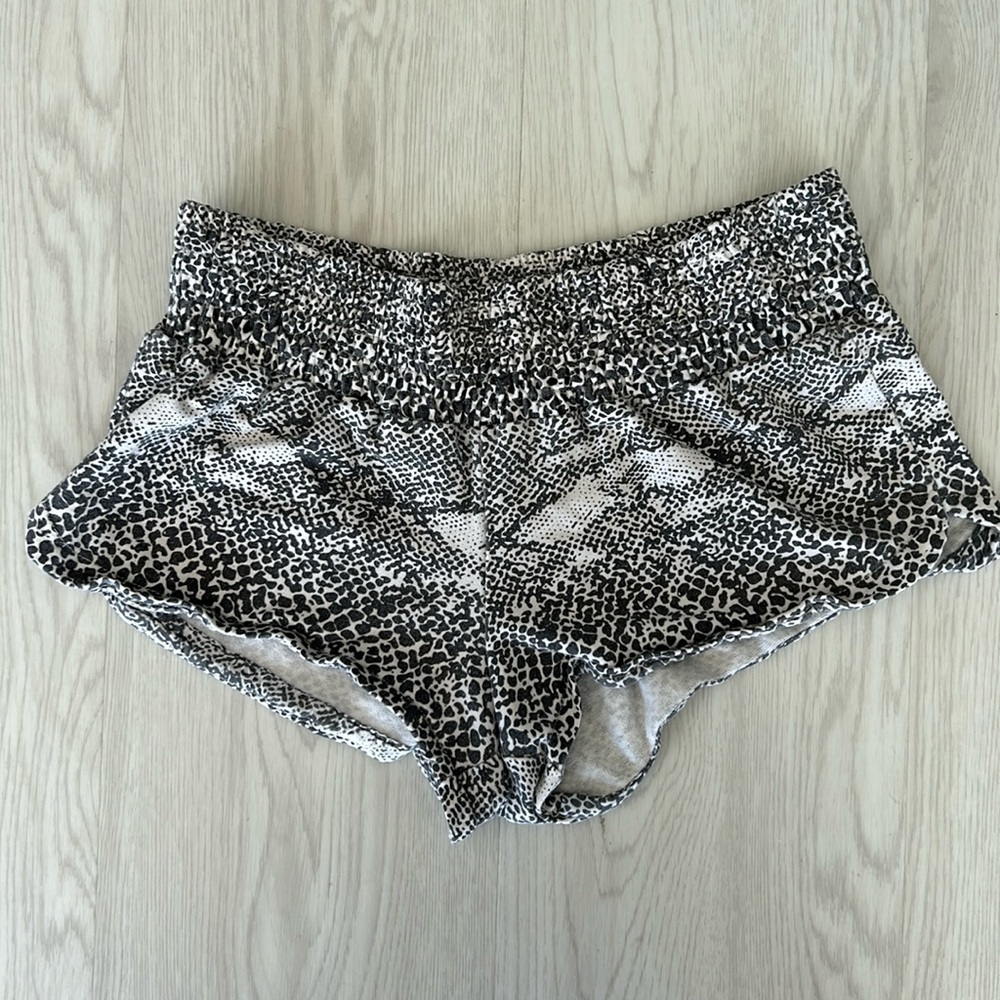 Acacia shorts